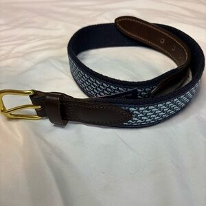 Vineyard Vines Navy Whale Belt Size 26
